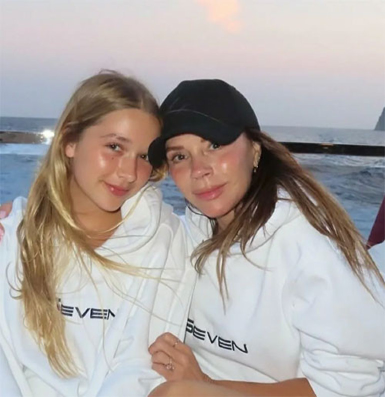 İçinde zerre kadar aile sevgisi kalmamış... Küçük kız kardeşini bile elinin tersiyle itti