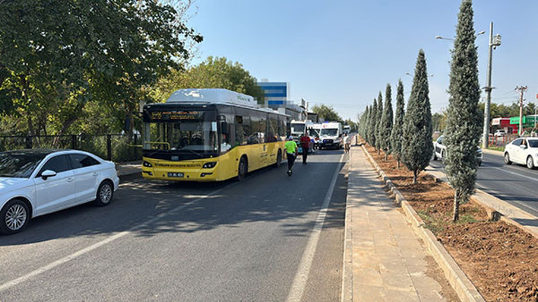 Yaralılara müdahale eden sağlık ekipleri