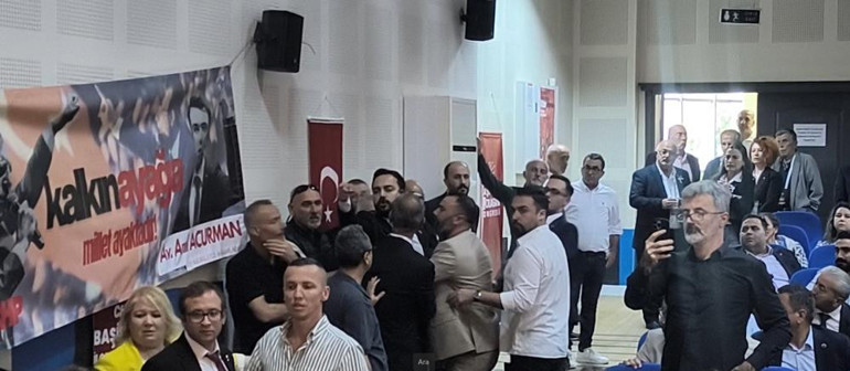 CHP Başiskele ilçe kongresinde kavga