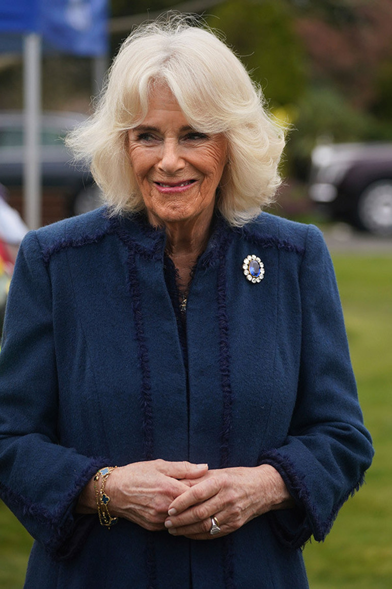 Ona çok isteyip hiç sahip olamadığı kızı gibi bakıyor… Kayınpeder ve gelinin yakınlığı ailede dengeleri bozdu