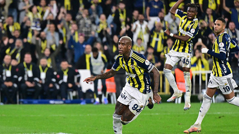 Fenerbahçede önce tepki, sonra destek: Talisca, penaltı şanssızlığını bozdu