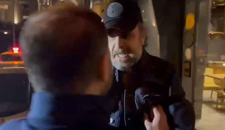 Kafa atma tartışması...