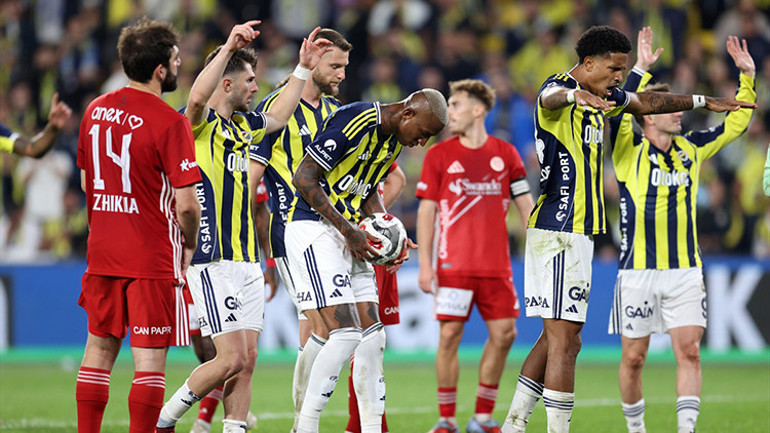 Fenerbahçenin Antalya maçı sonrası çağrı yaptı: Saran’ın yerinde olsam Spaletti ve Monchiyi getiririm Takıma neşter lazım