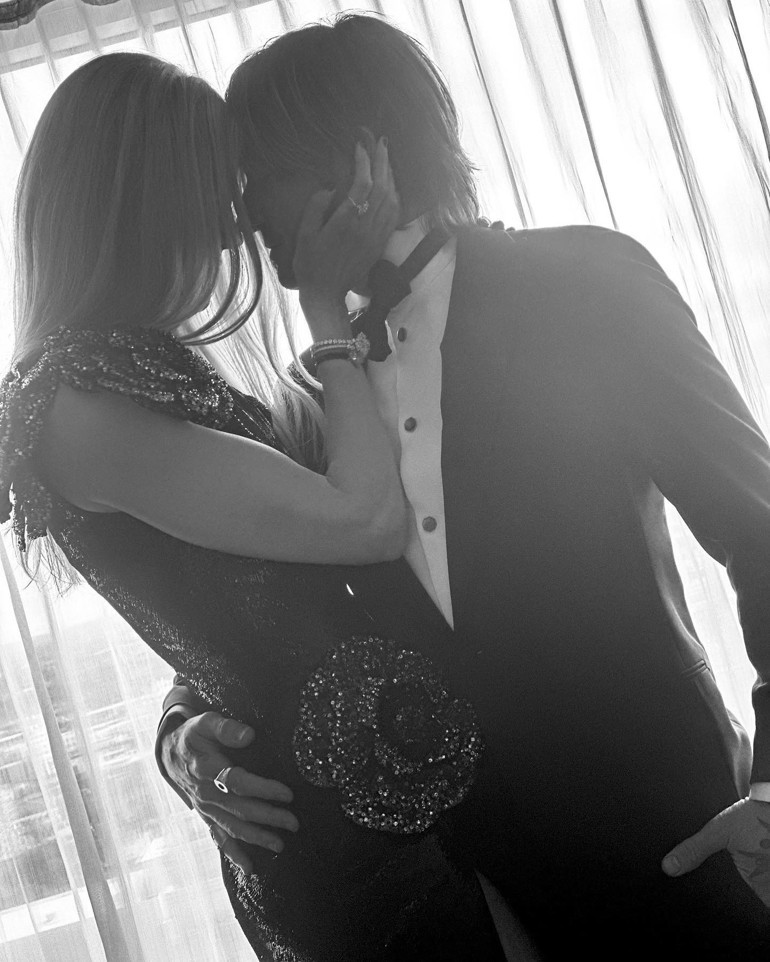 Aşk şarkıları sustu… Ünlü çiftin 19 yıllık evlilikleri bitti