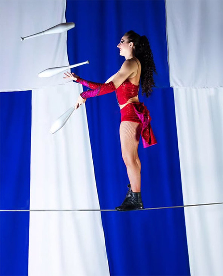 Genç sanatçının hazin sonu... Her gece gökyüzünde yıldız gibi uçuyordu... Yüzlerce kişinin gözleri önünde öldü