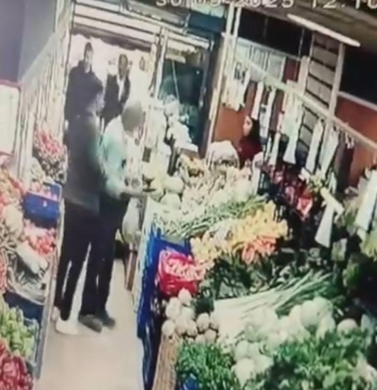 Markette evcil hayvanıyla alışveriş yapan kadına yapılan saldırı