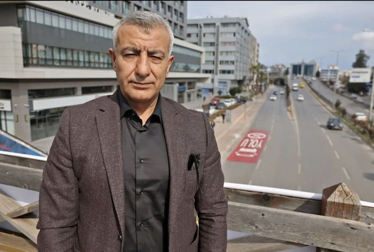 Kırmızı olmadı, şeritleri mora boyayalım