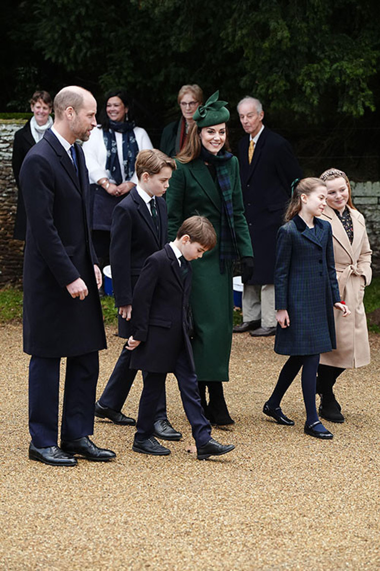 Daha o yaşında küçük kalbinde bir yara varmış Babası onun acısını böyle dindirdi