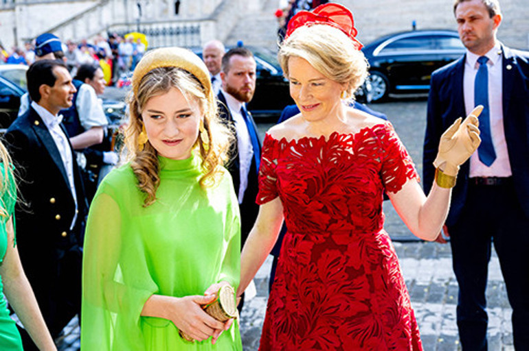 Kızının adı aşk dedikodularına karıştı... Ceketini omzuna atıp hemen onun yanına koşturdu