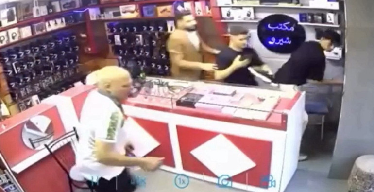 İş yerinden kaçan insanlar