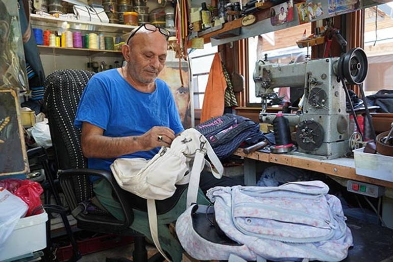 6 metrekarelik dükkan ayakta durmaya çalışıyor 56 yıldır yapıyor: Bu iş bizden sonra biter