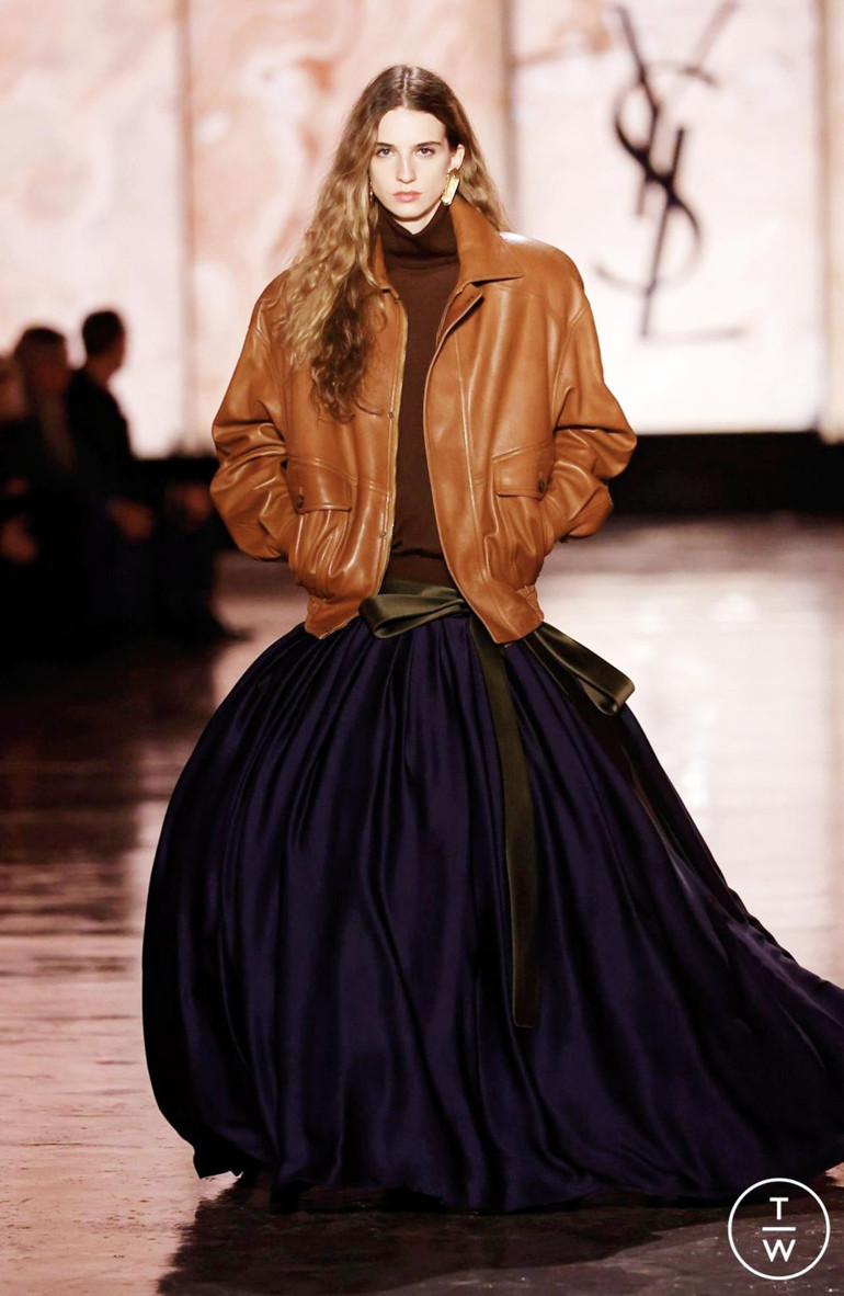 Kısa trençkot mu süet ceket mi