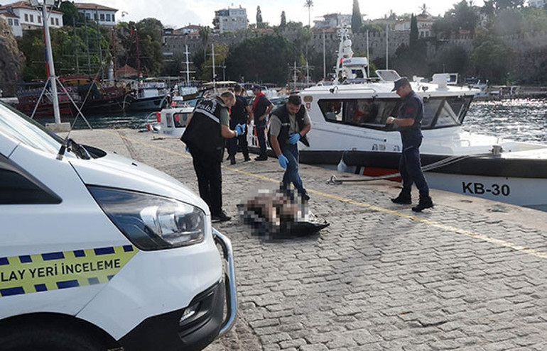 Antalyada esrarengiz ölüm Yüzme maskesi takılı cansız beden bulundu
