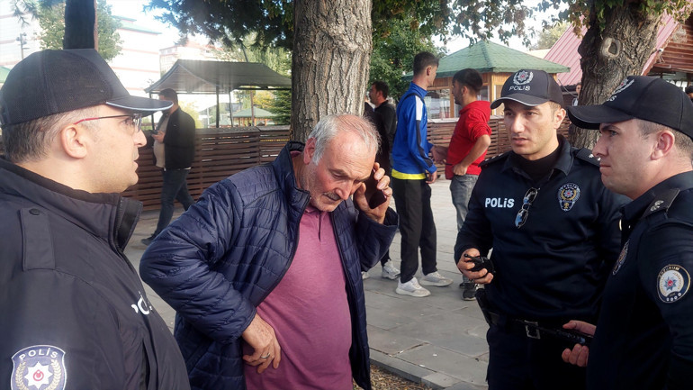 Okul önünde servis aracı ve olay yeri