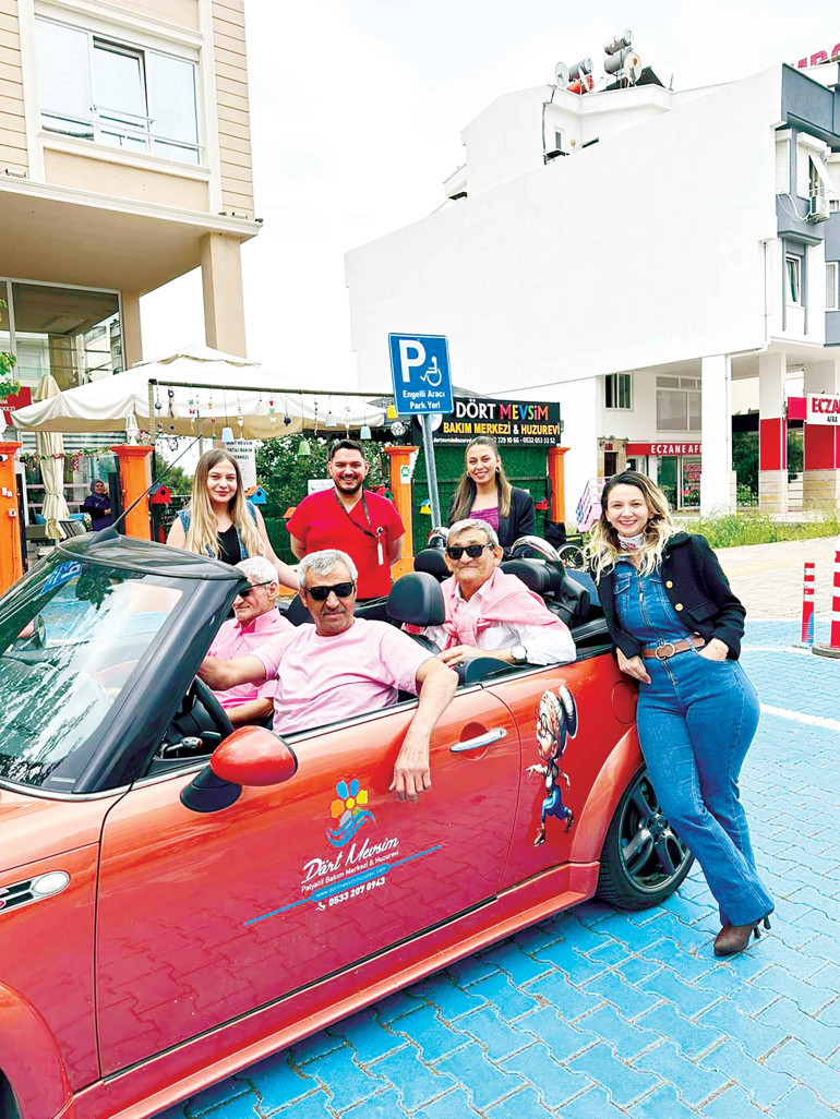 Rol yapıp klip çekiyorlar, sosyal medyada beğeni topluyorlar