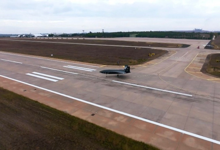 KIZILELMA PT-5 prototipi test sırasında