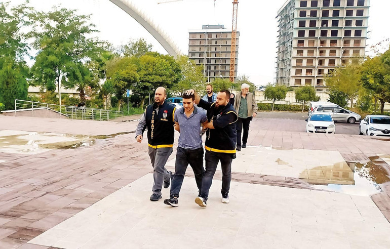 Kaynar suyla işkence… Vicdansız abi ve baba tutuklandı