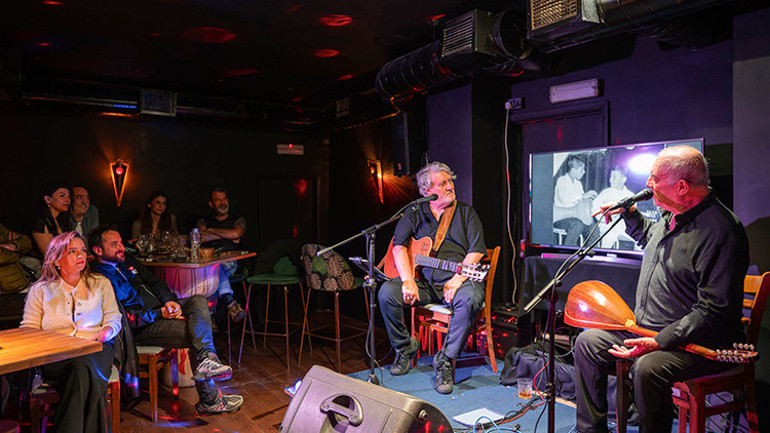 Londra’da Grup Gündoğarken’den otobiyografik müzikli konser