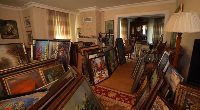 Halil Ergün evinin kapılarını açtı 4 katlı Boğaz manzaralı villa...