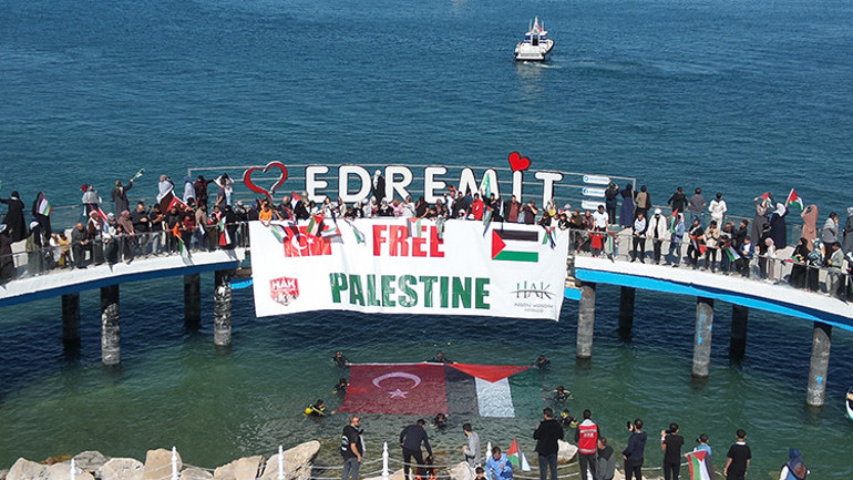 Türkiye Gazze için ayağa kalktı: 81 ilde düzenlenen gösteriler dünyada geniş yankı uyandırdı Abluka ve saldırılara karşı dayanışma