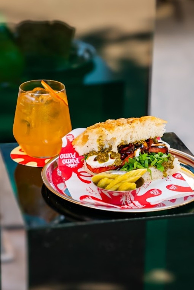 Bağdat Caddesi’nde yeni trend: Pomo Pomo’da Focaccia sandviç