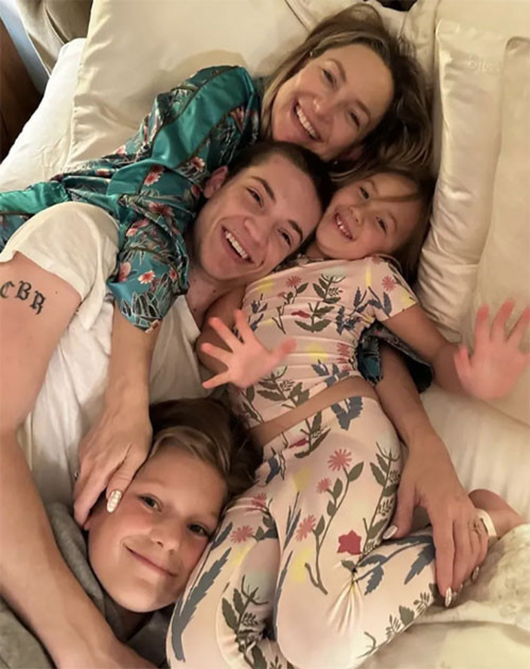 Her ilişkiden bir çocuğu oldu, yine de doyamadı... Şımarık kızım, ne çabuk büyüdün