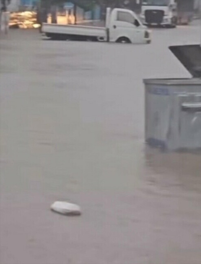 Son dakika... Dikkat 55 kentte turuncu ve sarı alarm... Meteorolojiden kuvvetli yağış ve fırtına uyarısı