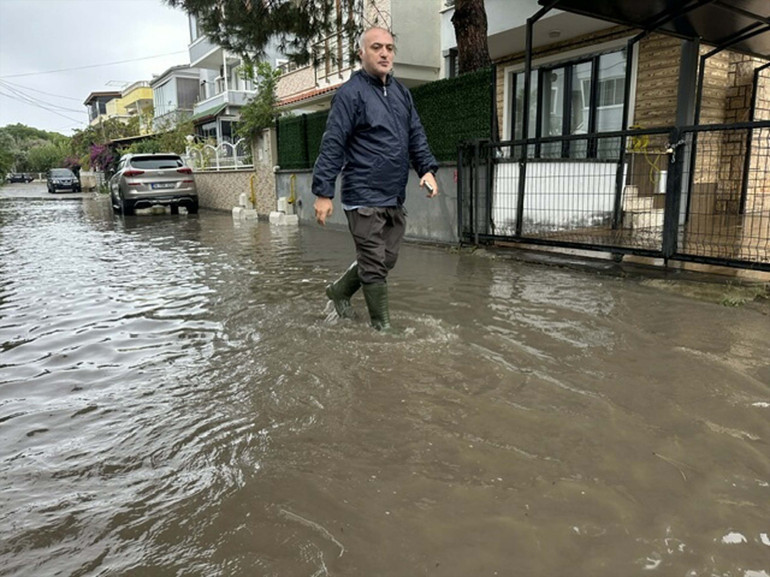 Son dakika... Dikkat 55 kentte turuncu ve sarı alarm... Meteorolojiden kuvvetli yağış ve fırtına uyarısı