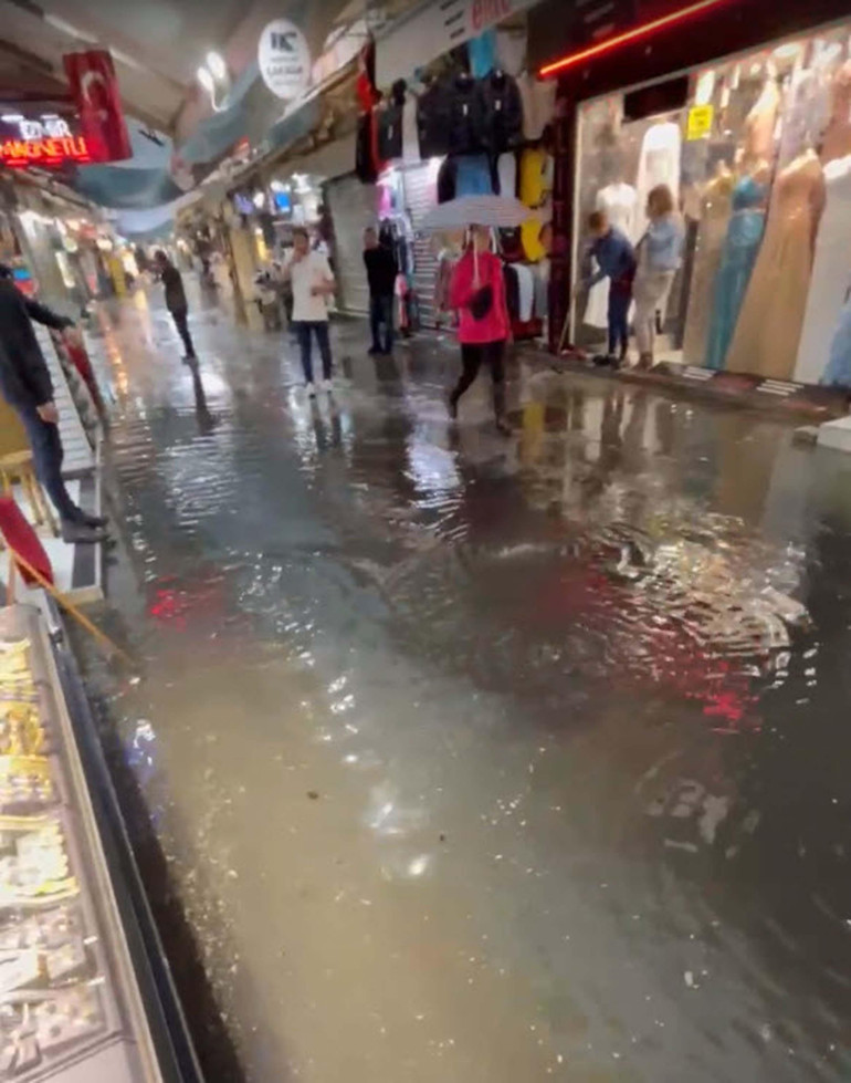 Son dakika... Dikkat 55 kentte turuncu ve sarı alarm... Meteorolojiden kuvvetli yağış ve fırtına uyarısı