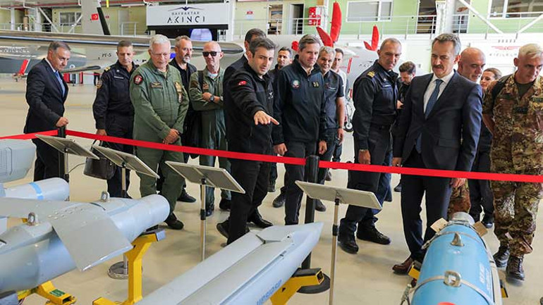 İtalya Savunma Bakanlığı Heyeti Baykar teknolojisini yerinde inceledi