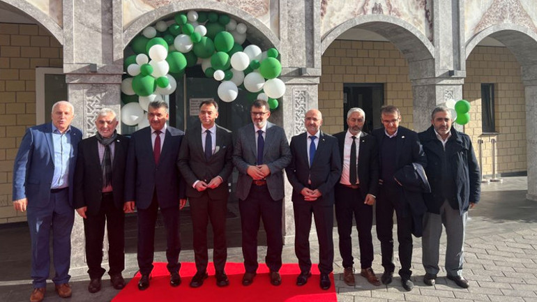 Voerde Möllen DİTİB Yeşil Camii ibadete açıldı