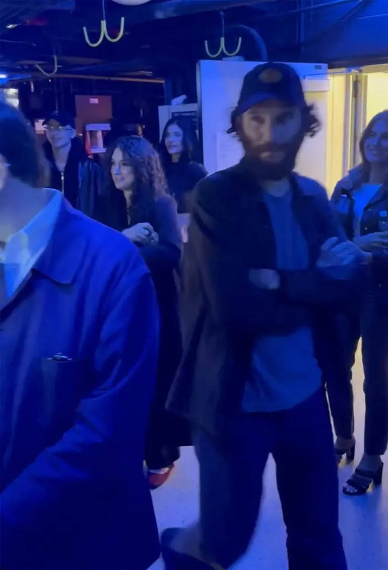 Ayrılık iddiaları yalan oldu… Ünlü çift aylar sonra yan yana Onu görebilmek için okyanuslar aşıyor