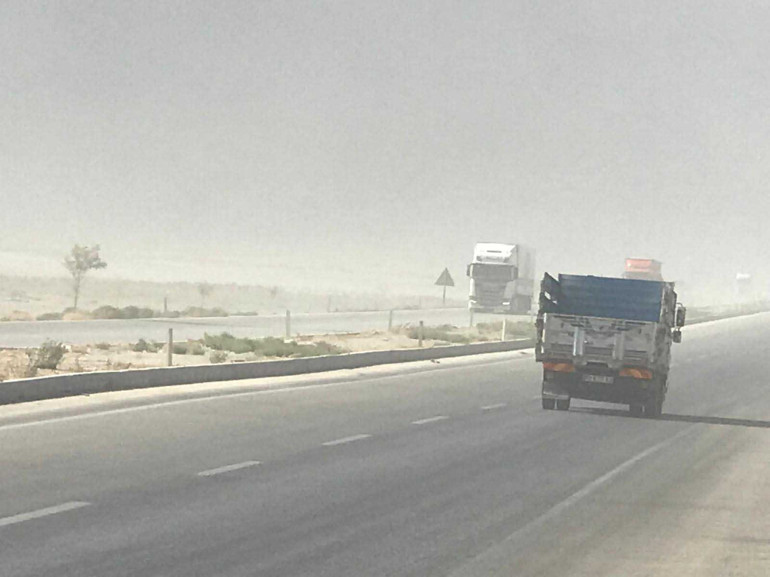 Kuvvetli yağış ve fırtınaya dikkat 36 il için turuncu ve sarı kodlu uyarı | Adanada 2 okulun çatısı uçtu, ağaçlar devrildi