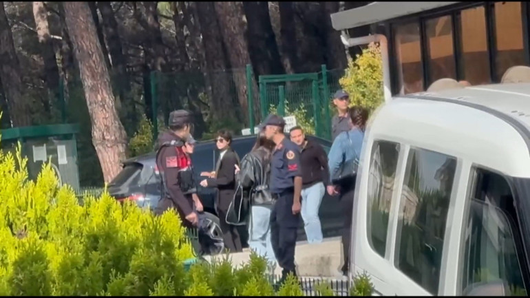 Son dakika... Ünlü isimlere uyuşturucu operasyonu Aralarında İrem Derici, Demet Evgar ve Hadise de var... Soruşturmayla ilgili yeni gelişme