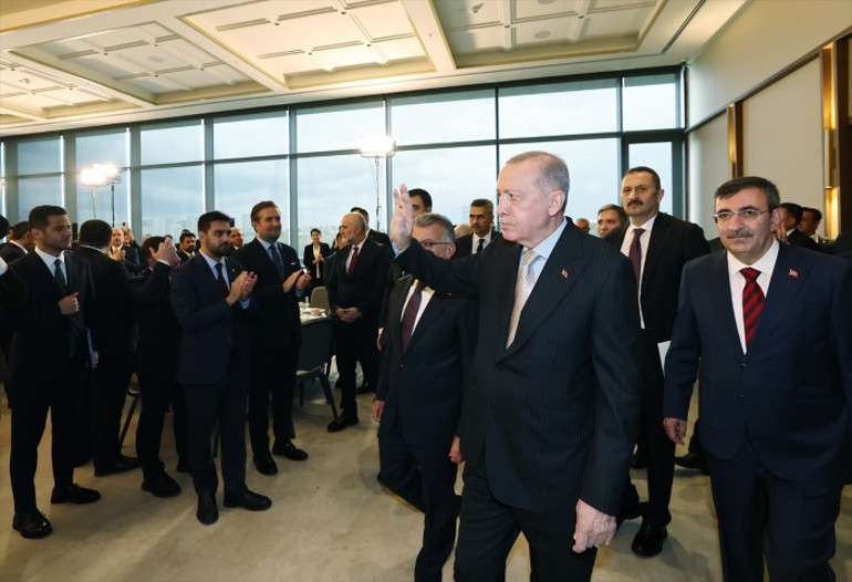Cumhurbaşkanı Erdoğan: Özgür Özelin millete hesap verecek cesareti yok