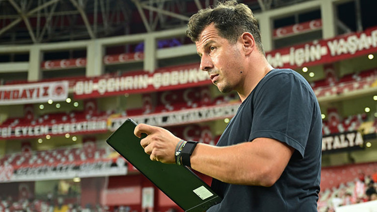 Antalyasporda Emre Belözoğlu dönemi sona erdi