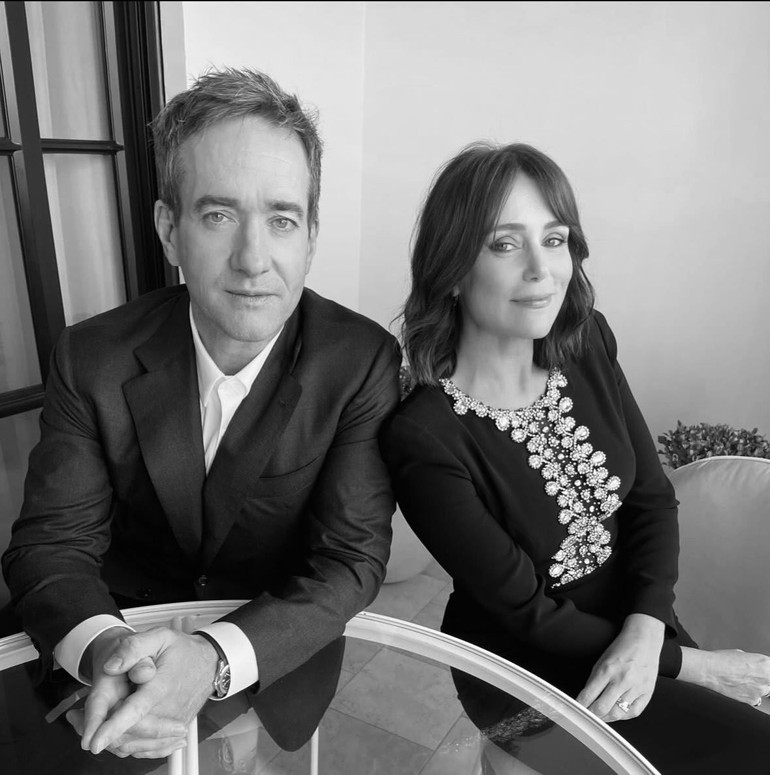 Görür görmez aşık olduğu evli kadının karşısına yağmurdan sırılsıklam dikiliverdi... Ben seni seviyorum, eyvah 21 yıldır bir peri masalını yaşıyorlar…