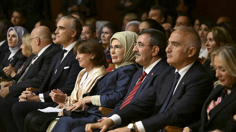 Emine Erdoğan, Gazzeye destek için düzenlenen flamenko gösterisine katıldı