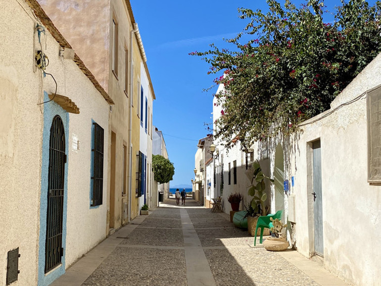 Sessizlik, tarih ve deniz: Akdeniz’de keşfedilmeyi bekleyen ada