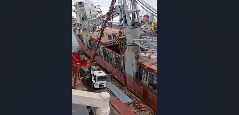 İstanbulda gemi yan yattı: 1 kişi hayatını kaybetti