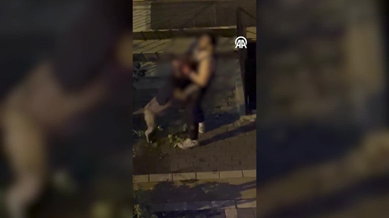 Olay yerindeki kalabalıktan görüntü