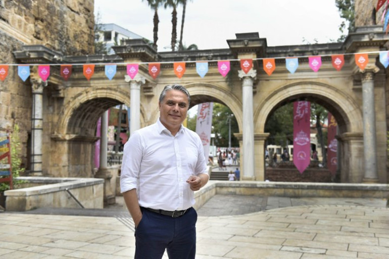 Ümit Uysal yeni bir köprü kurmuş