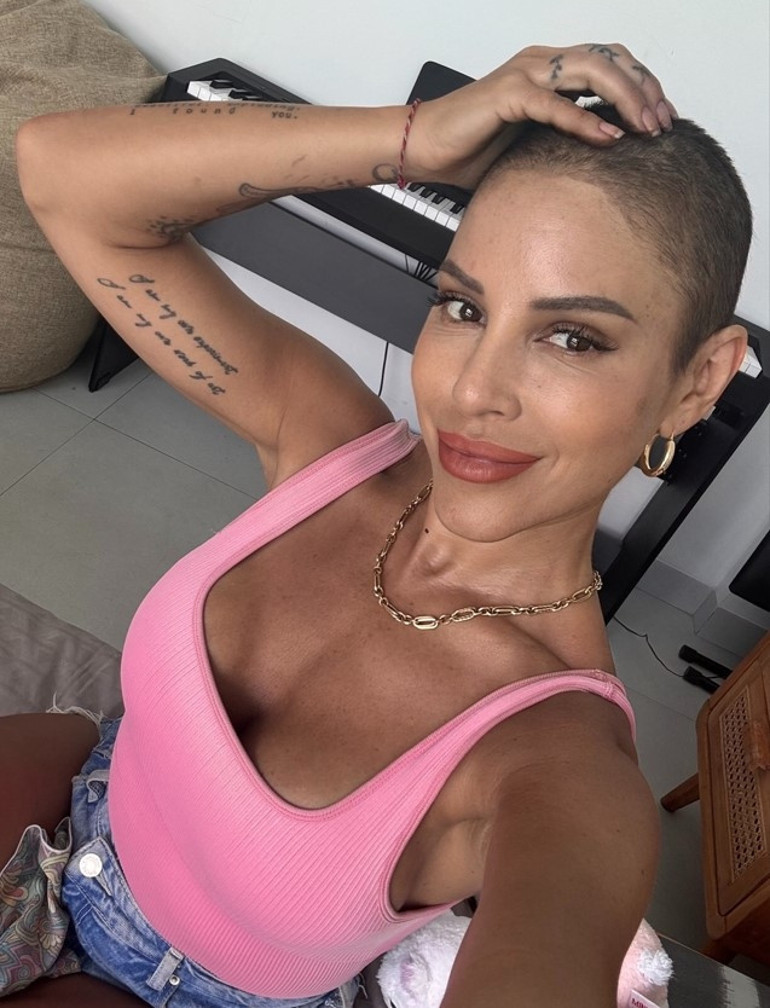 Ünlü oyuncu kanserle mücadele ediyor: Ameliyathane kapısında vay be bir başımayım dedim