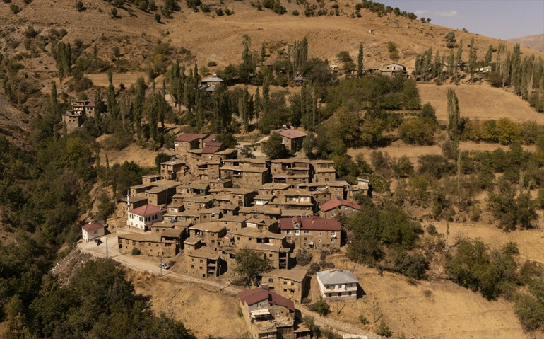 Zamana direnen taşlar: Hizan’ın 300 yıllık mirası