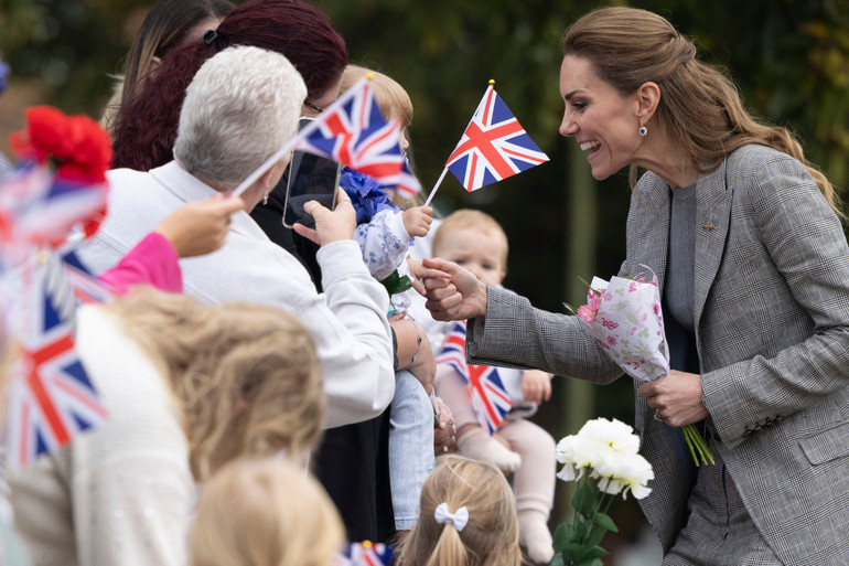 Ölümü yendiğinden beri evde son sözü o söylüyor… ‘Onun yüzünden kocası yarım kral olacak’