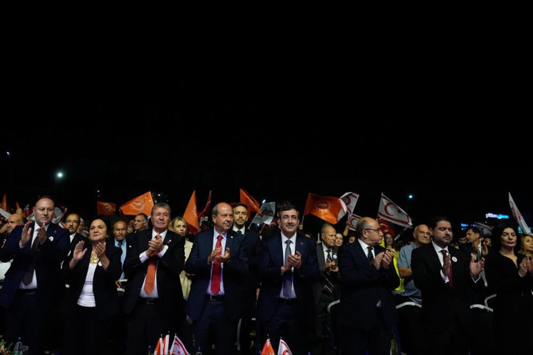 Lefkoşa'daki Ulusal Birlik Partisi etkinliğinden bir kare