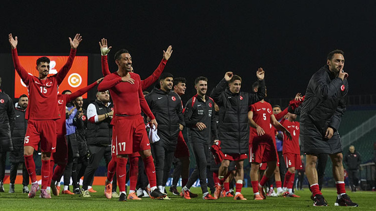 Bulgaristan - Türkiye maçının ardından Nihat Kahveciden yıldız oyuncuya övgüler Helal olsun koçum