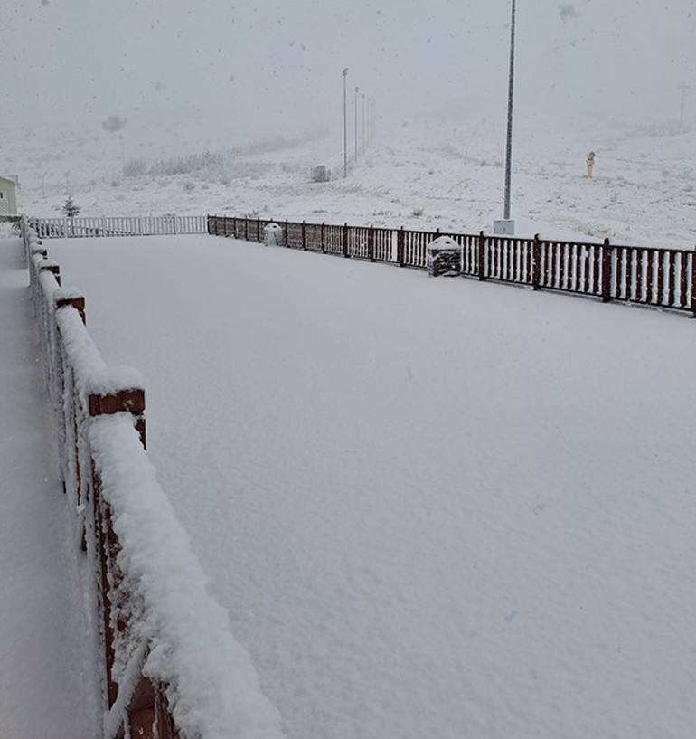 Lapa lapa kar geliyor Meteoroloji alarm verdi: Kuvvetli sağanak ve fırtına uyarısı | İstanbula ne zaman kar yağacak İşte kar ve yağmur beklenen iller