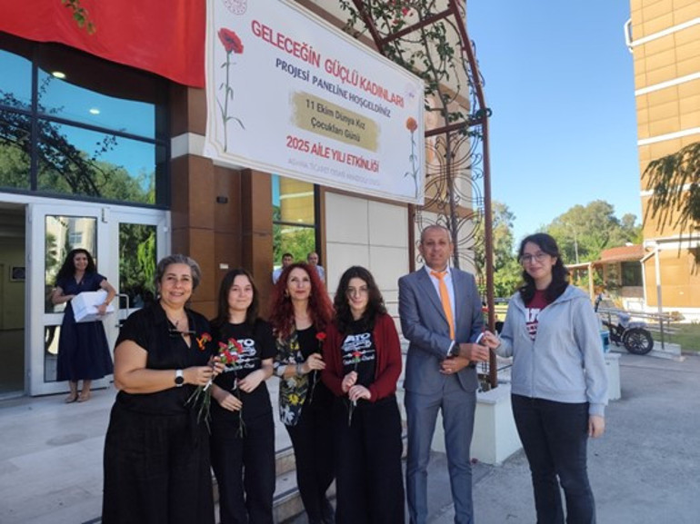 “Geleceğin Güçlü Kadınları” buluştu