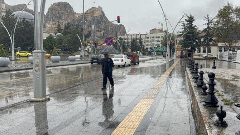 Lapa lapa kar geliyor Meteoroloji alarm verdi: Kuvvetli sağanak ve fırtına uyarısı | İstanbula ne zaman kar yağacak İşte kar ve yağmur beklenen iller